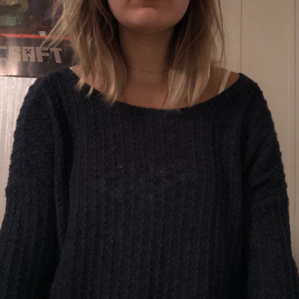 Hollister sweater